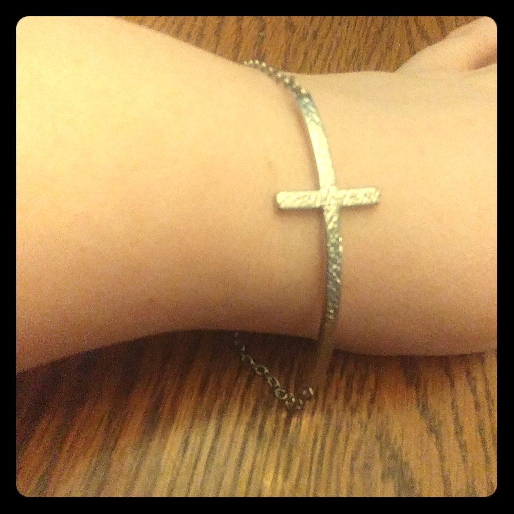 Cute Cross Bracelet 🌸